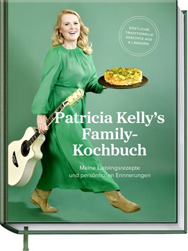 Buchcover „Patricia Kelly’s Family-Kochbuch“ mit Autorin in grünem Kleid und einer Quiche.